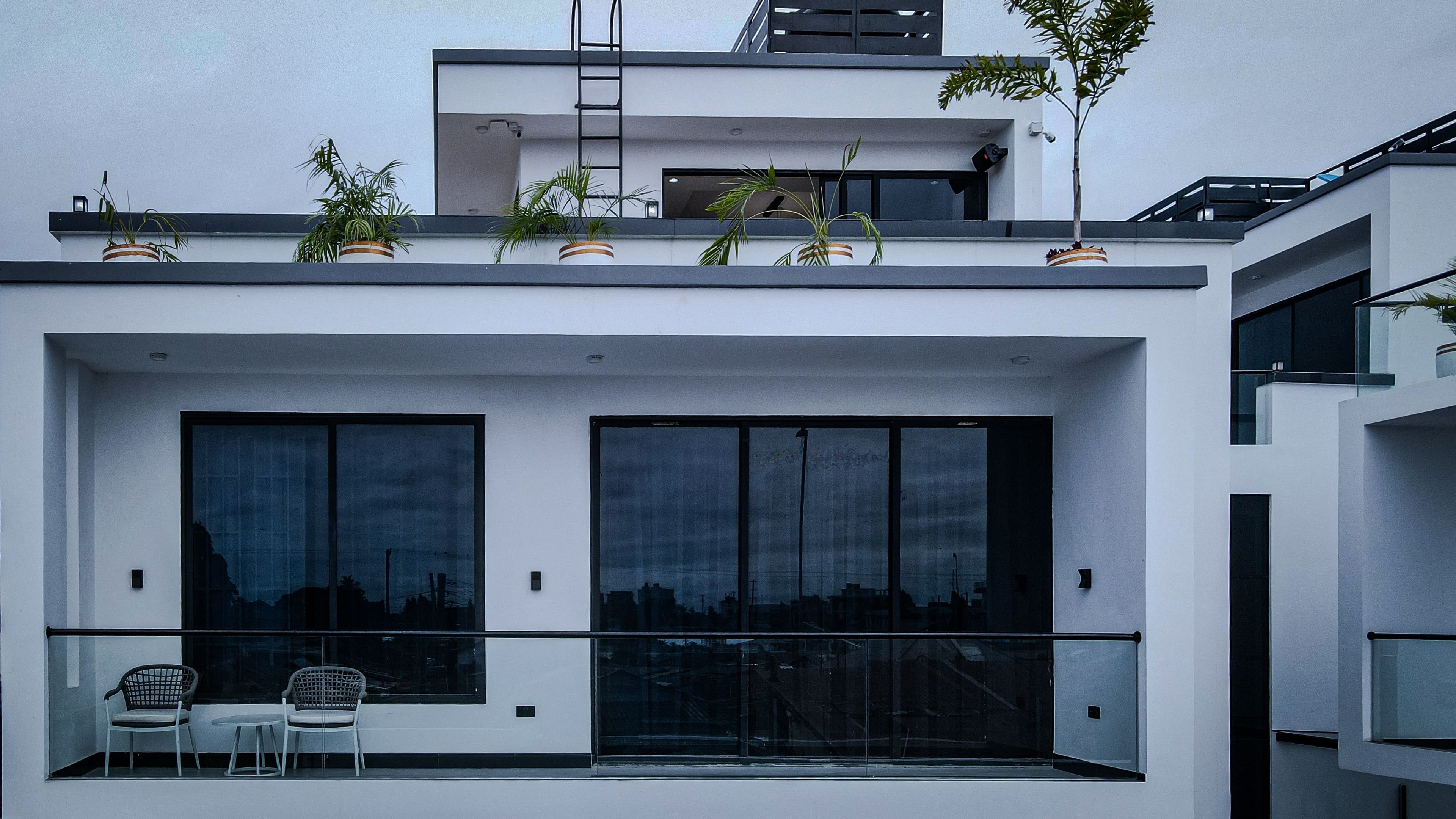 Modern 3-Bed Apartment